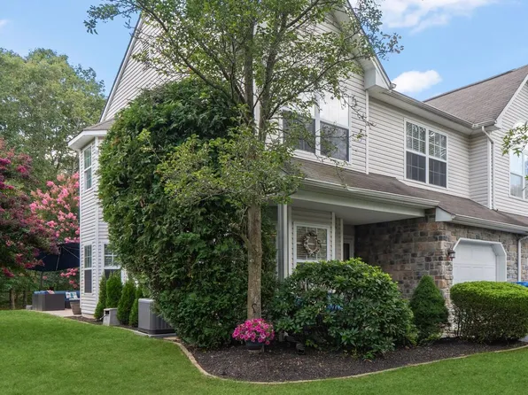 13 Saratoga Court, Tinton Falls, NJ 07753