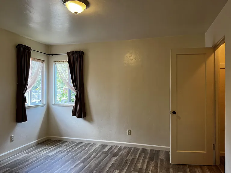 1120 Austin Way — Photo 5