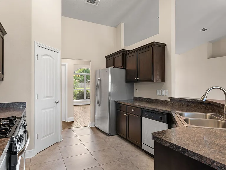 4599 Belvedere Cir — Photo 8