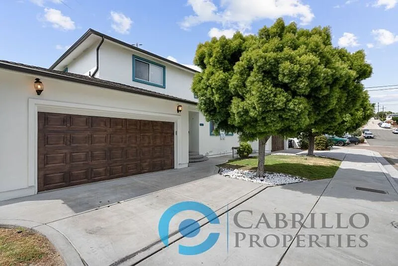 2 bed, 2.5 bath, 1500 sqft, $3,995 — Photo 4