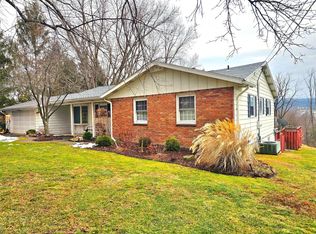 184 Valley View Dr, Endicott, NY 13760