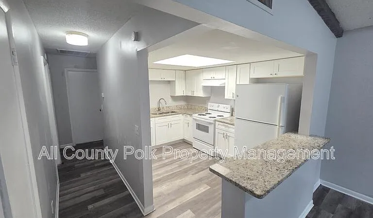 3039 Saint Paul Dr — Photo 6