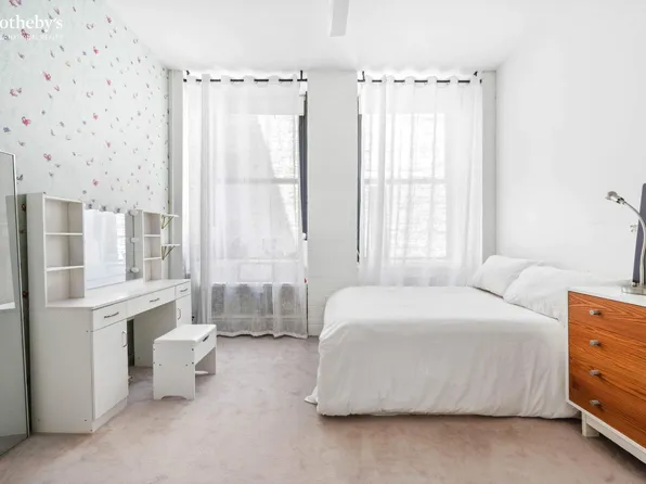 525 West 22nd Street image 13 of 20