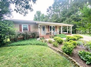 1560 Eastover Dr NW, Conover, NC 28613