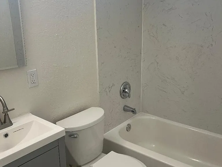 31 Sunset Dr #B — Photo 5