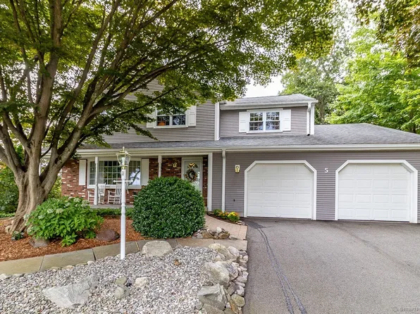 5 Coachmen Lane, Newington, CT 06111