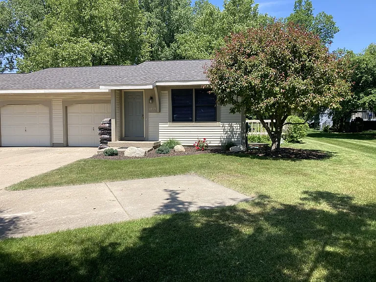2703 Woodmeadow Dr SE — Photo 1