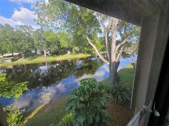 3rd image of 6 Wimbledon Lake Dr #252
