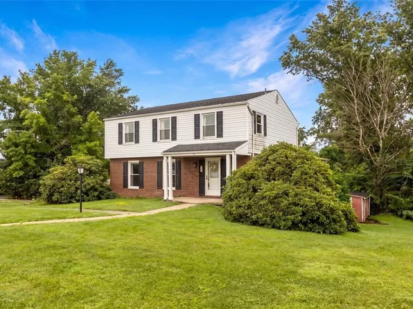 26 Mohawk Dr, Greensburg, PA 15601