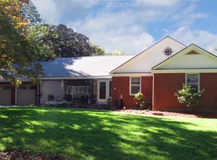 32 Montgomery Ln, Norwich, CT 06360