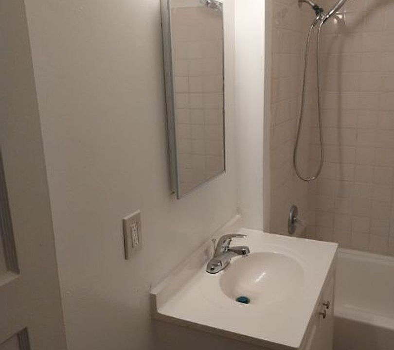 1st image of 1535-1565 Safford St #5