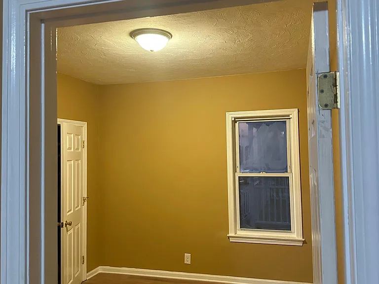 1198 N Main St #1 — Photo 13
