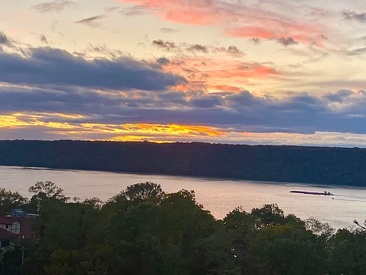 Sold by Compass | media 18