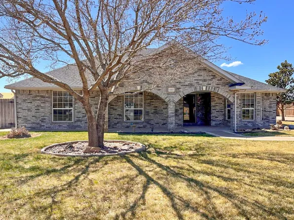 1607 W 9th St, Friona, TX 79035