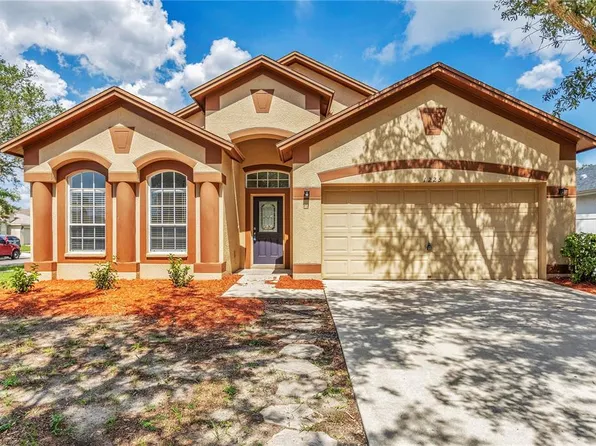 1225 Barclay Wood Dr, Ruskin, FL 33570