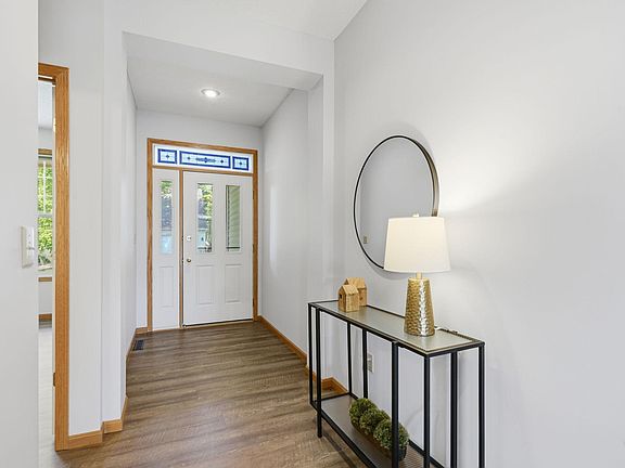 4th image of 15130 Dutchman Way