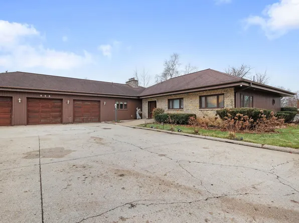 525 W Wayne St, Middlebury, IN 46540