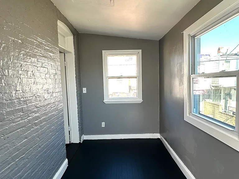 625 N Linwood Ave — Photo 4