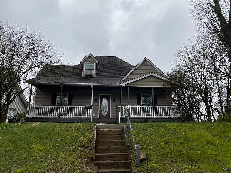 1914 Brown Ave — Photo 3