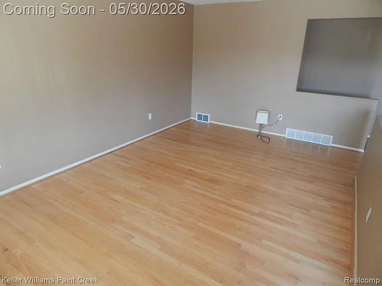 28926 James Dr — Photo 2