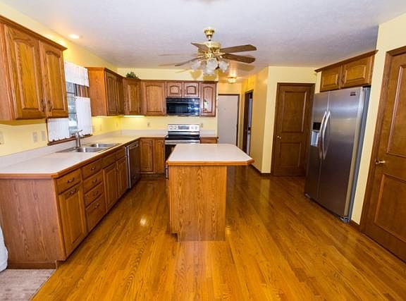 3rd image of 21254 Wallen Dr