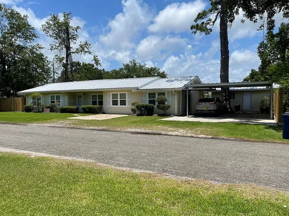 2710 Tanglewood St, Orange, TX 77630