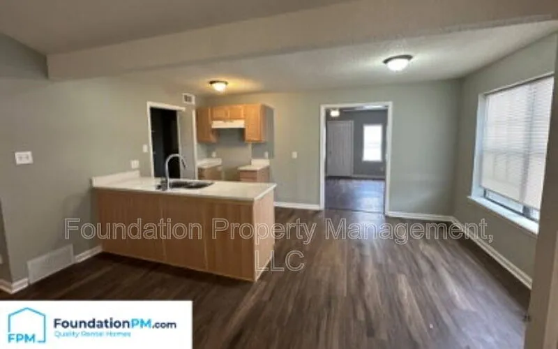 3 bed, 2.0 bath, 1234 sqft, $1,250 — Photo 3