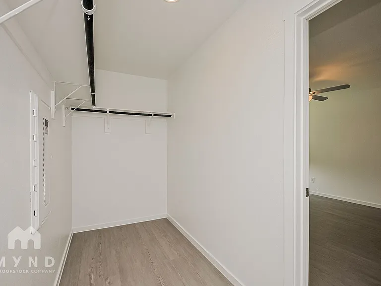 2716 Mistwood Dr — Photo 16