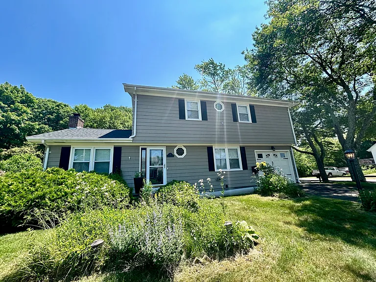 42 Westminster St — Photo 1