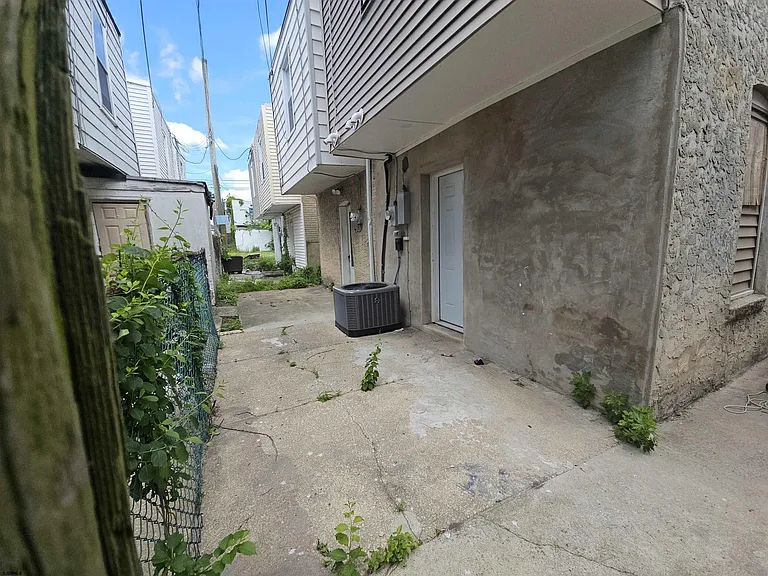 902 Keener Ave — Photo 21
