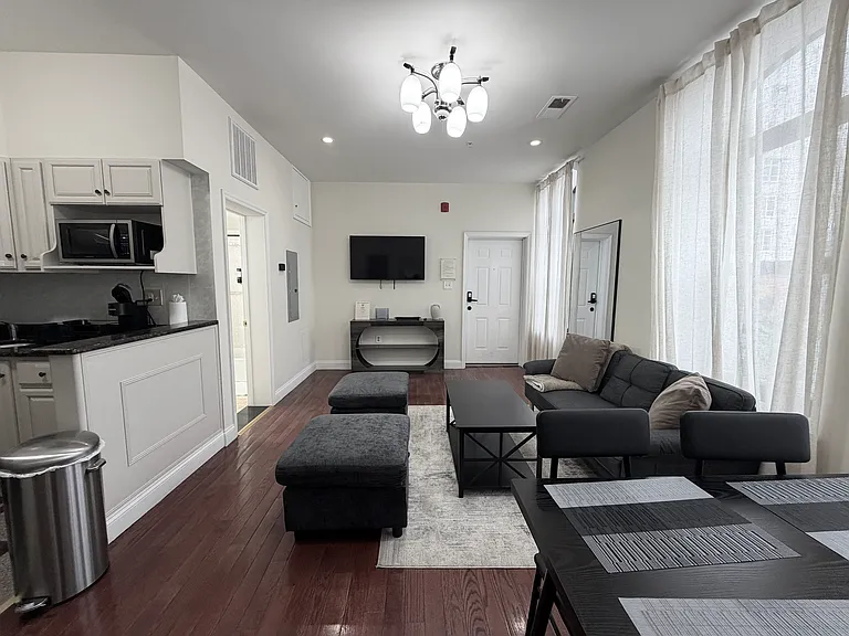 217 N 11th St #301 — Photo 7