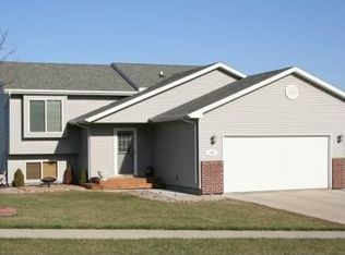 220 Carroll St, Canton, SD 57013