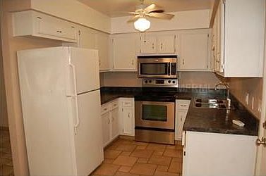 2nd image of 4816 Lighthouse Cir