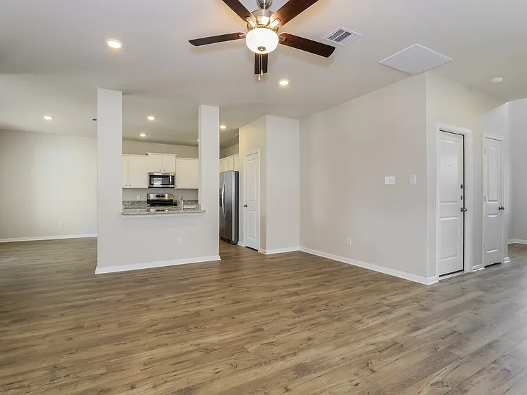 16426 Honeysuckle Hill Dr — Photo 5