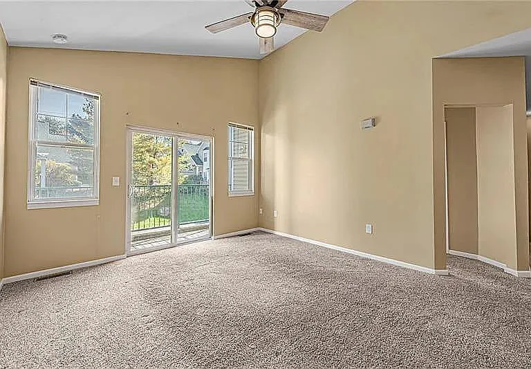 633 Eagle Pointe Dr #633 — Photo 10