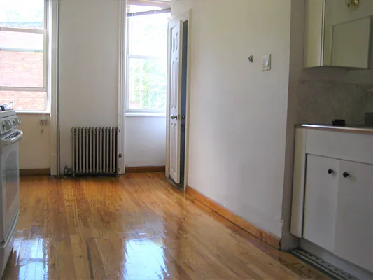 Rented by Capri Jet Realty Corp | media 1