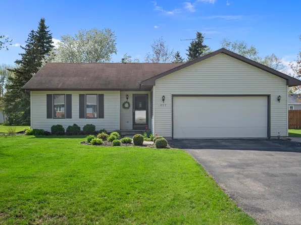 277 Oak Park Dr, Oshkosh, WI 54904