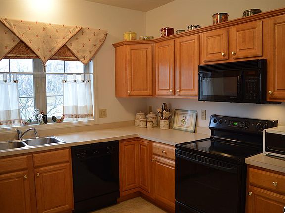 5th image of 127 Hearthstone Ln #U-0011