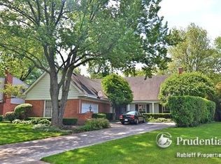 3027 Indianwood Rd, Wilmette, IL 60091