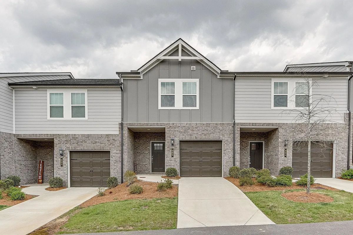 Building Photo - 806 Arrington Way