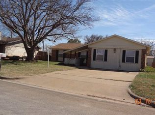 1017 Lanelle St, Iowa Park, TX 76367