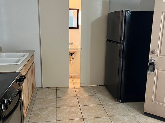 4th image of 204-206 N Sunshine Blvd #6