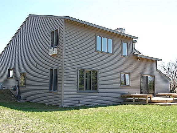 3rd image of 10389 Warren Dr