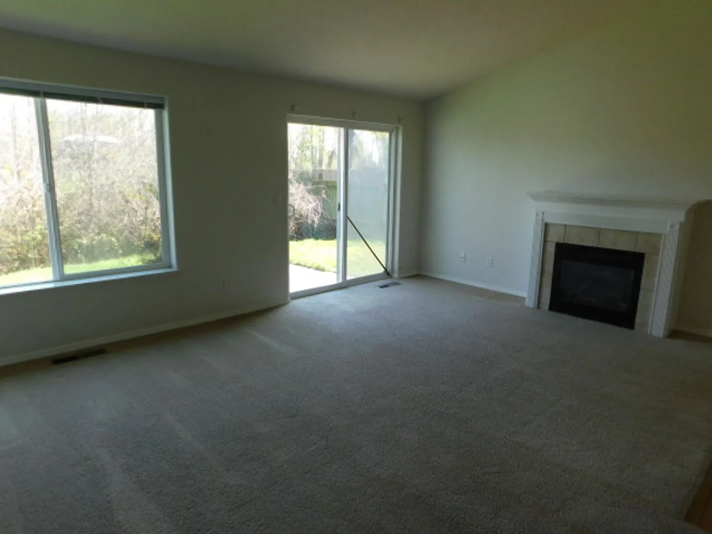 3Bd/2Ba Single Story Home - Available to View! — Photo 3
