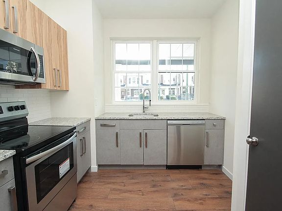 4th image of 6213 Haverford Ave #2
