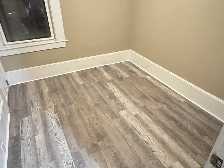 215 Notre Dame Ave #1 — Photo 4