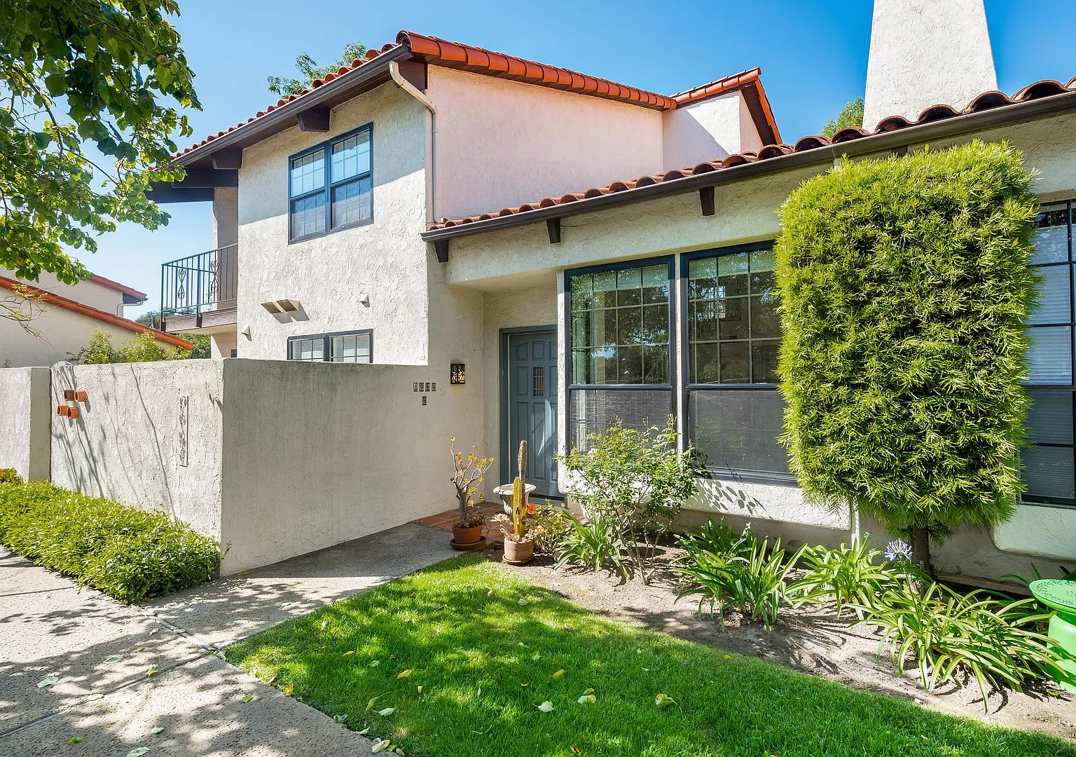 Spanish-style 3/2 Montecito Condo in MUS school district! — Photo 1