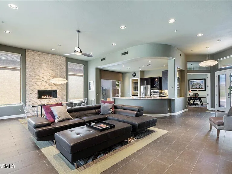 8228 E Mohawk Ln — Photo 3