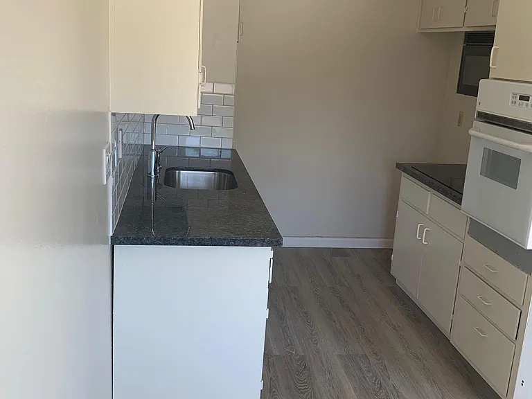 1421 Gordon St #12 — Photo 2
