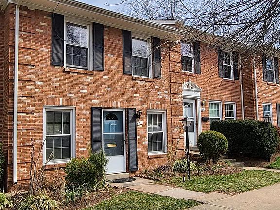 2nd image of 104 E Cornell Dr